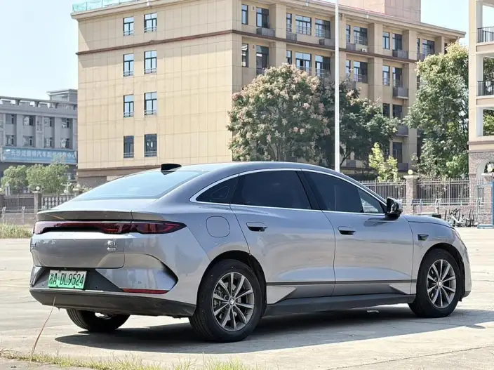 QinL EV 2025 Model 470KM Leading Model – фото 7