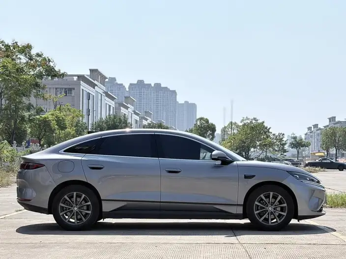 QinL EV 2025 Model 470KM Leading Model – фото 8