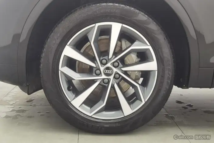 Audi Q5L 2023 Model 40T Luxury Dynamic Model – фото 9
