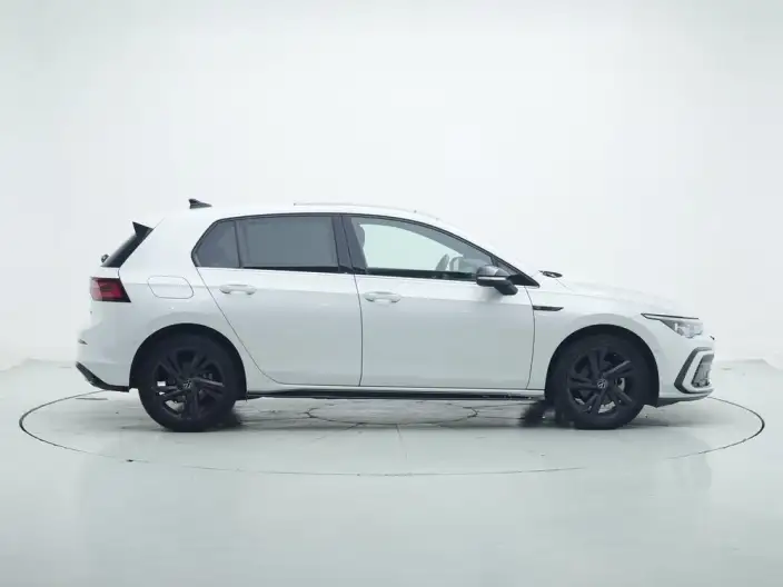 Volkswagen Golf 2022 Model 280TSI DSG R-Line – фото 8