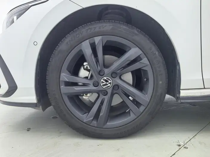 Volkswagen Golf 2022 Model 280TSI DSG R-Line – фото 9