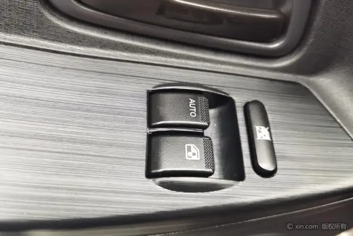 Ruixing M60 2023 Model 1.5L Comfort Model Passenger car 6/7 seat Back lift door – фото 10