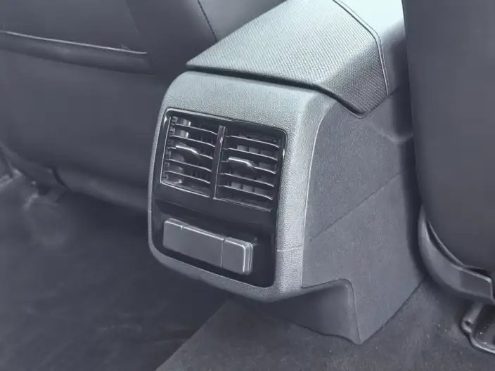 Volkswagen Sagitar 2025 Model 300TSI DSG Superior Edition – фото 10