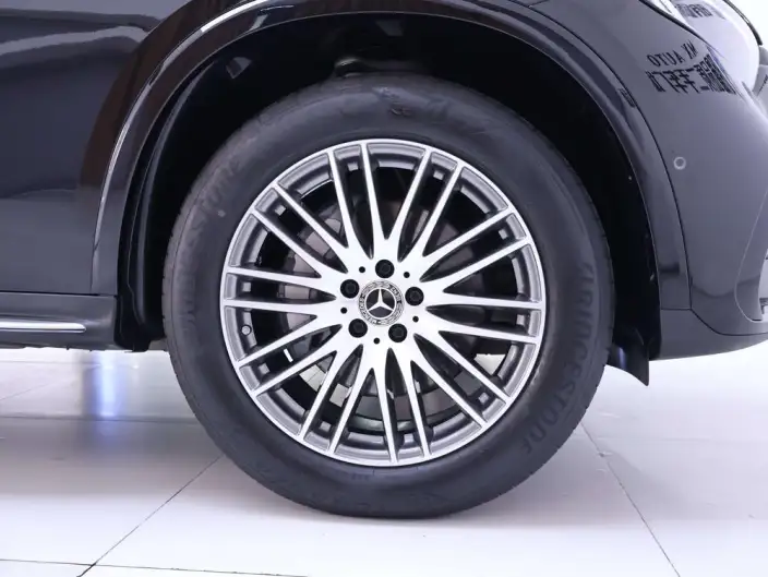 Mercedes-Benz GLC 2024 Model Facelift GLC 300 L 4MATIC Dynamic Model 5 seat – фото 4