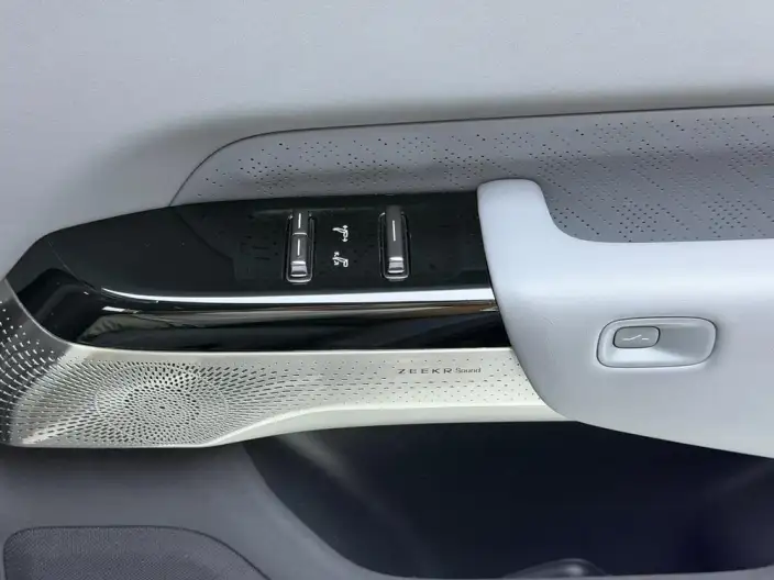 ZEEKR 7X 2025 Model 100kWh Long Battery Life Pro Rear Drive Smart Driving Edition – фото 8