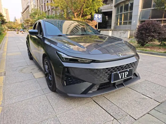 Changan UNI-V 2024 Model 1.5T Noble Model – фото 3