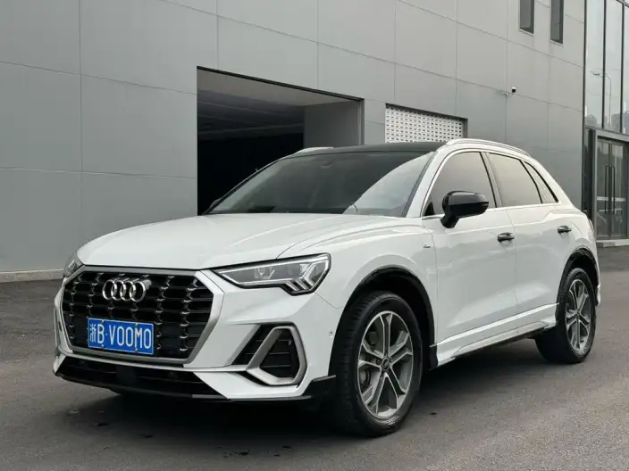 AUDI Q3 2023 Model Facelift 40 TFSI Fashion Dynamic Model – фото 1