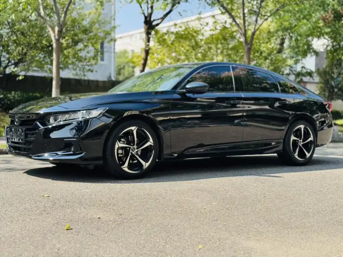Honda Accord 2022 Model 260TURBO Deluxe Edition – фото 1