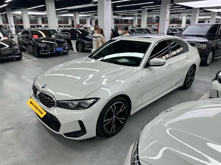 BMW 3 Series 2023 Model 325i M Sports Set – фото 1