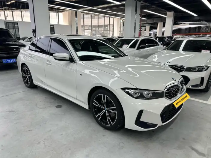 BMW 3 Series 2023 Model 325i M Sports Set – фото 3