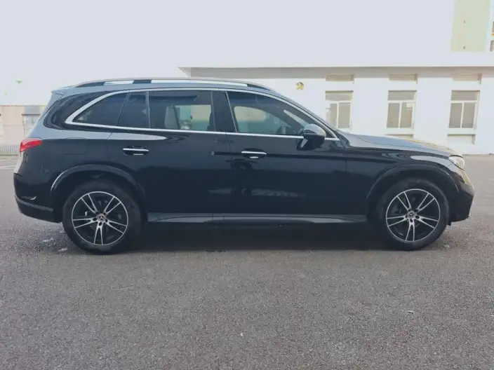 Mercedes-Benz GLC 2025 Model GLC 260 L 4MATIC Luxury Model 5 seat – фото 8
