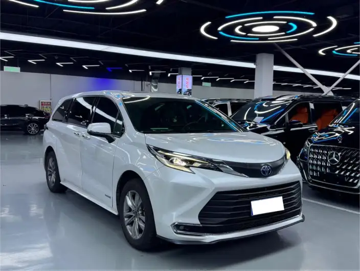 Toyota Sienna 2023 Model Hybrid 2.5L Comfort Edition – фото 3