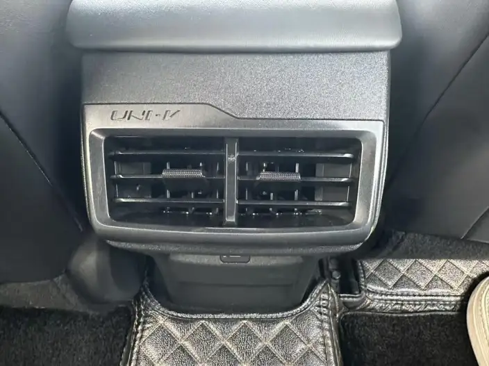 Changan UNI-V 2022 Model 1.5T Noble Model – фото 7