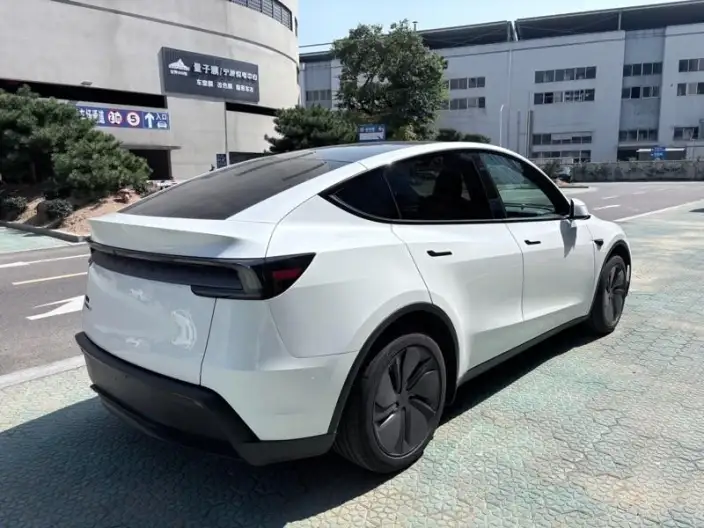 Model Y 2026 Model Rear-wheel drive version – фото 6