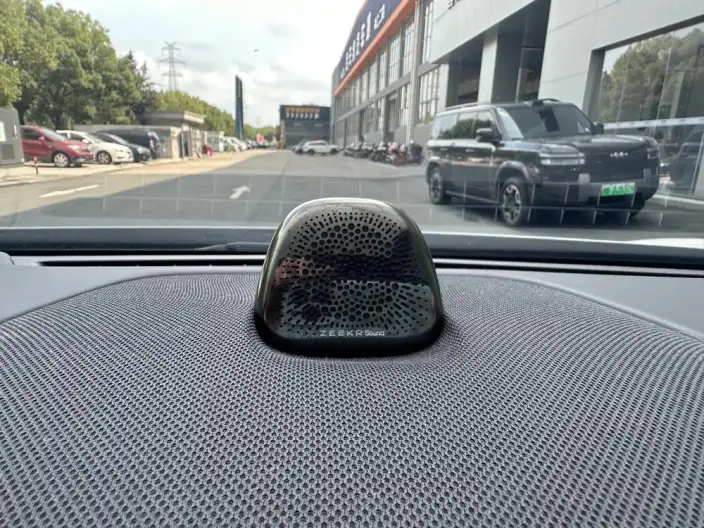 ZEEKR 007GT 2025 Model Rear Drive Smart Driving Edition 75kWh – фото 9