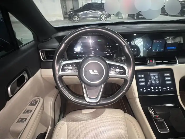 Li Auto ONE 2021 Model Extended Range 6 seat Edition – фото 9