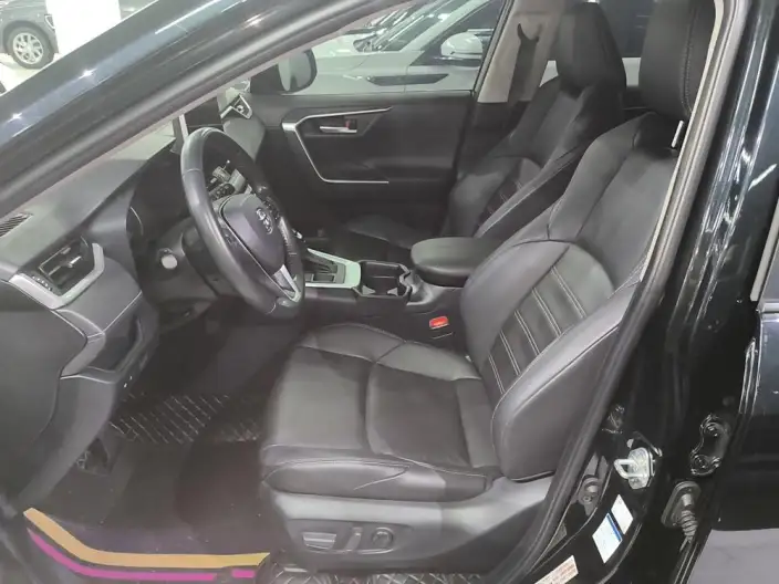 Toyota Wildlander 2022 Model 2.0L 4WD Luxury PLUS Edition – фото 10