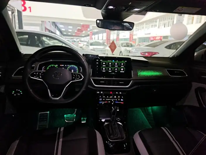 Volkswagen T-Roc 2023 Model 300TSI DSG Starlight Edition – фото 6