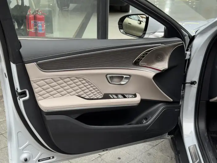 BYD Han DM 2024 Model DM-i Honor Edition 121KM Noble Model – фото 9