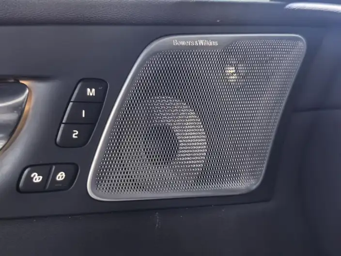 Volvo XC60 PHEV 2024 Model T8 4WD Long Battery Life Pro Smart Elegance Deluxe Edition – фото 8