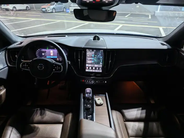 Volvo XC60 PHEV 2024 Model T8 4WD Long Battery Life Pro Smart Elegance Deluxe Edition – фото 9