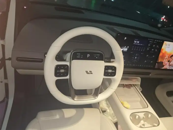 Li Auto i6 2025 Model 2WD Standard Edition – фото 7