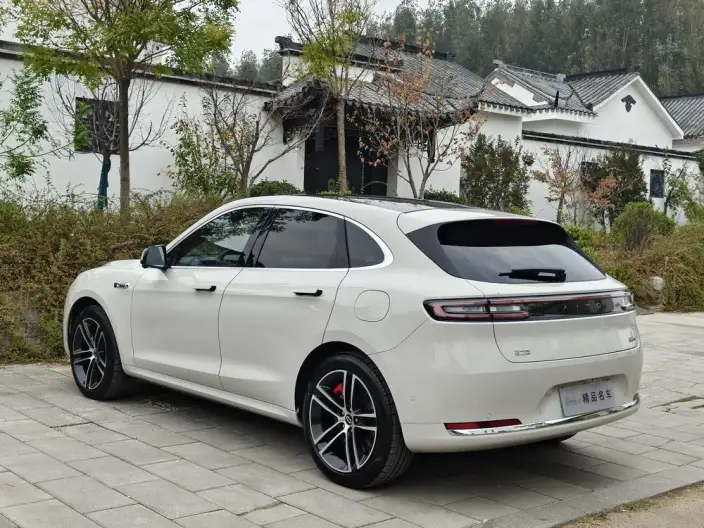 Aito M5 2025 Model Extended Range Ultra 4WD Edition – фото 5