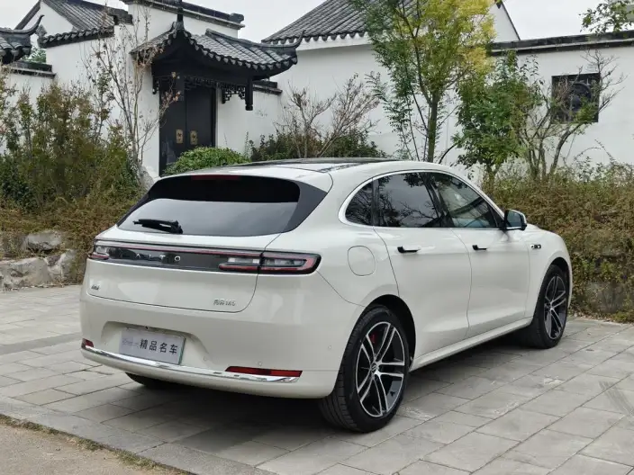 Aito M5 2025 Model Extended Range Ultra 4WD Edition – фото 7