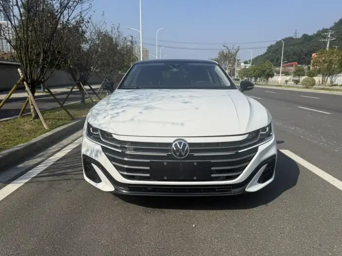 Volkswagen CC 2024 Model 380TSI Eye-catching version – фото 2