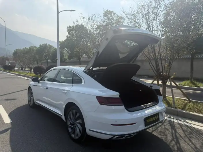 Volkswagen CC 2024 Model 380TSI Eye-catching version – фото 9