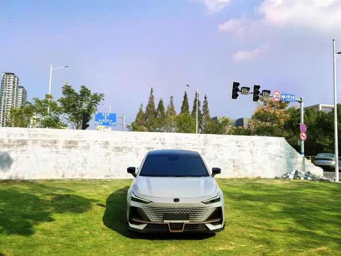 Changan UNI-V 2022 Model 1.5T Sports Edition