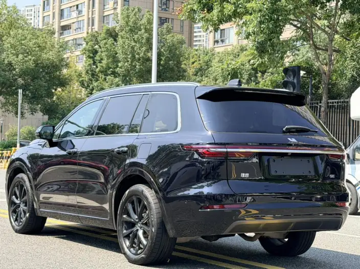 Li Auto ONE 2021 Model Extended Range 6 seat Edition – фото 5