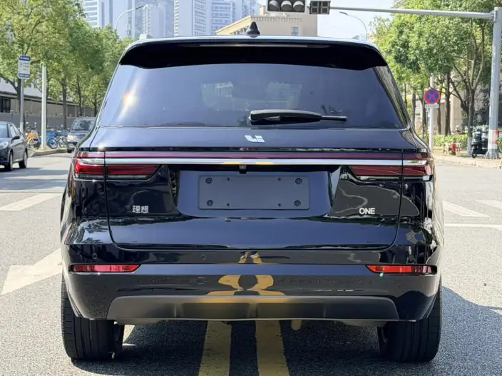 Li Auto ONE 2021 Model Extended Range 6 seat Edition – фото 6