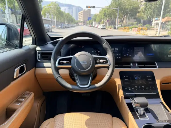 Li Auto ONE 2021 Model Extended Range 6 seat Edition – фото 9