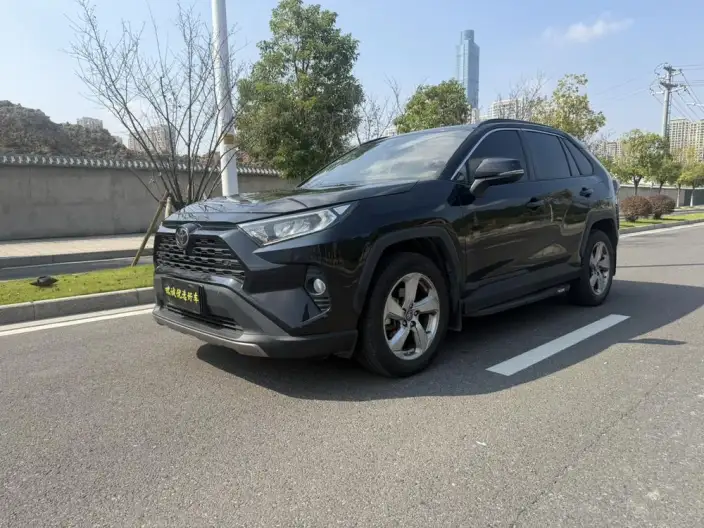 Toyota RAV4 2023 Model 2.0L CVT 2WD Fashion PLUS Edition – фото 1