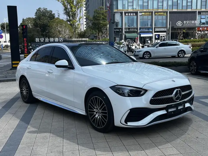 Mercedes-Benz C-Class 2025 Model C 260 L Sports Edition – фото 3