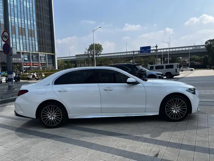 Mercedes-Benz C-Class 2025 Model C 260 L Sports Edition – фото 8