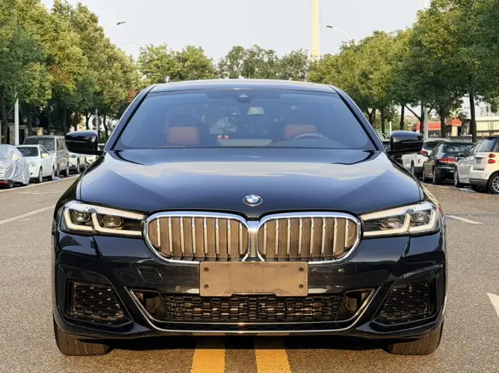 BMW 5 Series 2022 Model Facelift II 525Li M Sports Set – фото 2