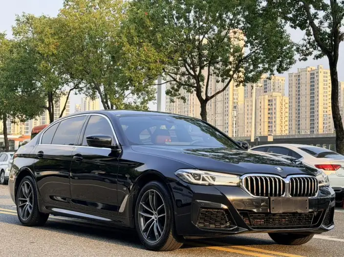 BMW 5 Series 2022 Model Facelift II 525Li M Sports Set – фото 3