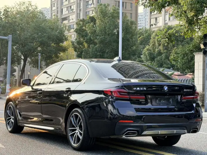 BMW 5 Series 2022 Model Facelift II 525Li M Sports Set – фото 5