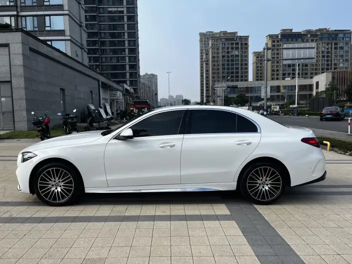 Mercedes-Benz C-Class 2026 Model C 260 L Sports sedan Special Edition – фото 4