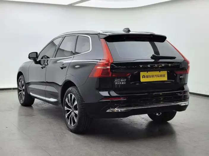 Volvo XC60 2023 Model B5 4WD Smart Range Deluxe Edition – фото 5