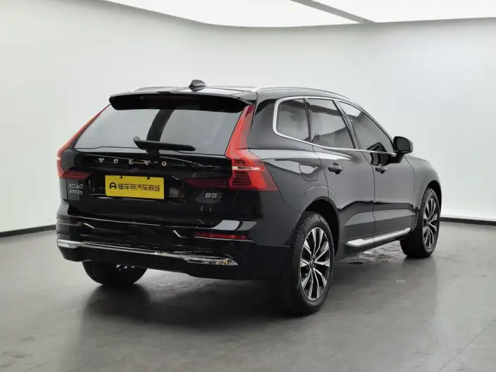 Volvo XC60 2023 Model B5 4WD Smart Range Deluxe Edition – фото 7
