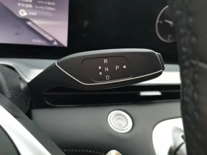 EXEED Lingyun 2025 Model 300T 2WD Beyond Edition – фото 9
