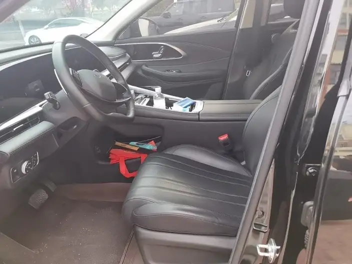 EXEED Lingyun 2025 Model 300T 2WD Beyond Edition – фото 10