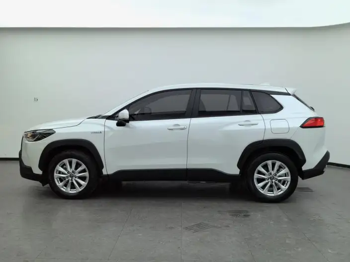 Toyota Corolla Cross 2023 Model 2.0L Intelligent Hybrid Pioneer Edition – фото 4