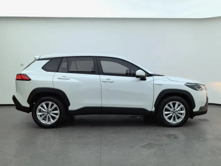 Toyota Corolla Cross 2023 Model 2.0L Intelligent Hybrid Pioneer Edition – фото 8