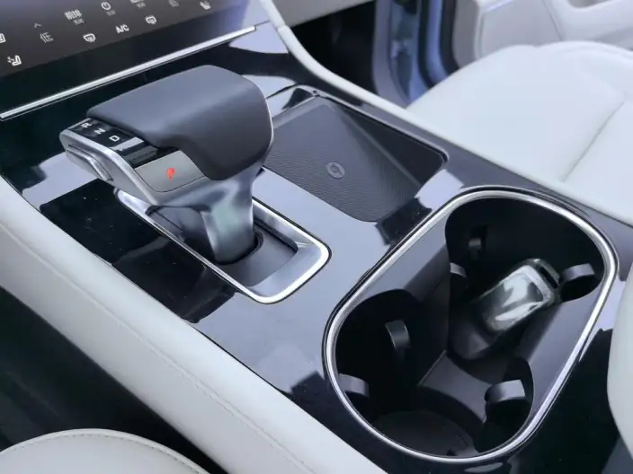 Li Auto ONE 2021 Model Extended Range 6 seat Edition – фото 7