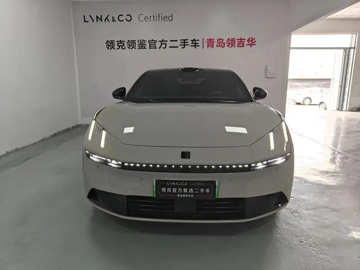 Lynk & Co 10 EM-P 2025 Model 240 4WD Ultra