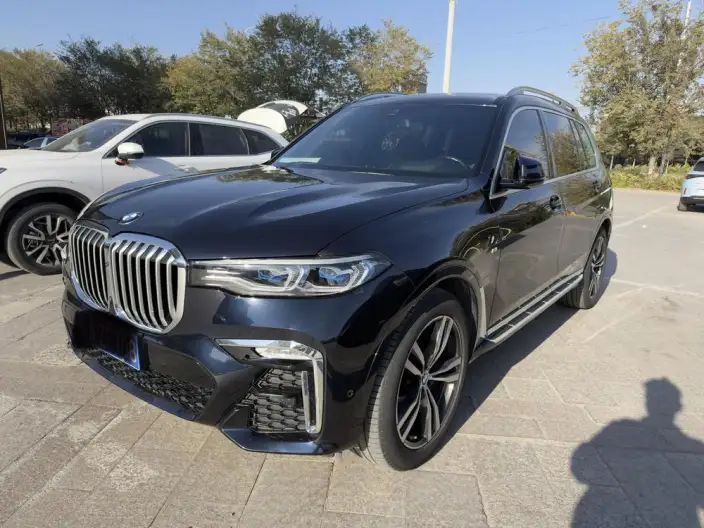 BMW X7 2022 Model xDrive40i Exclusive Model M Sports Set – фото 1